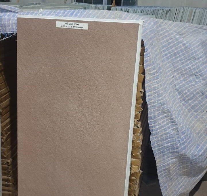 Red Mandana Short Blast